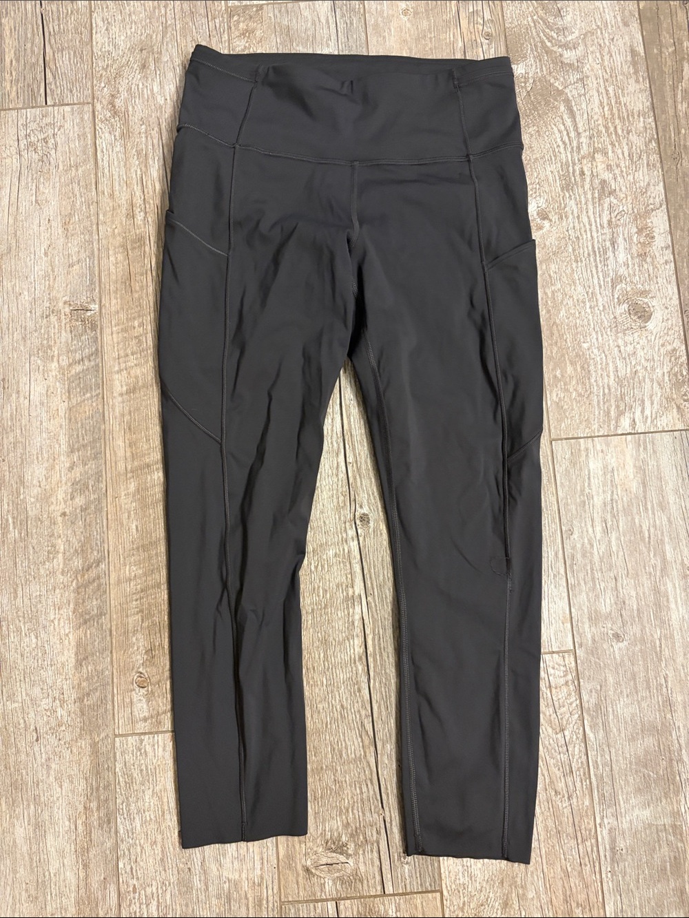Lululemon leggings charcoal gray sz 8 side pockets dry quick 7/8 length LN